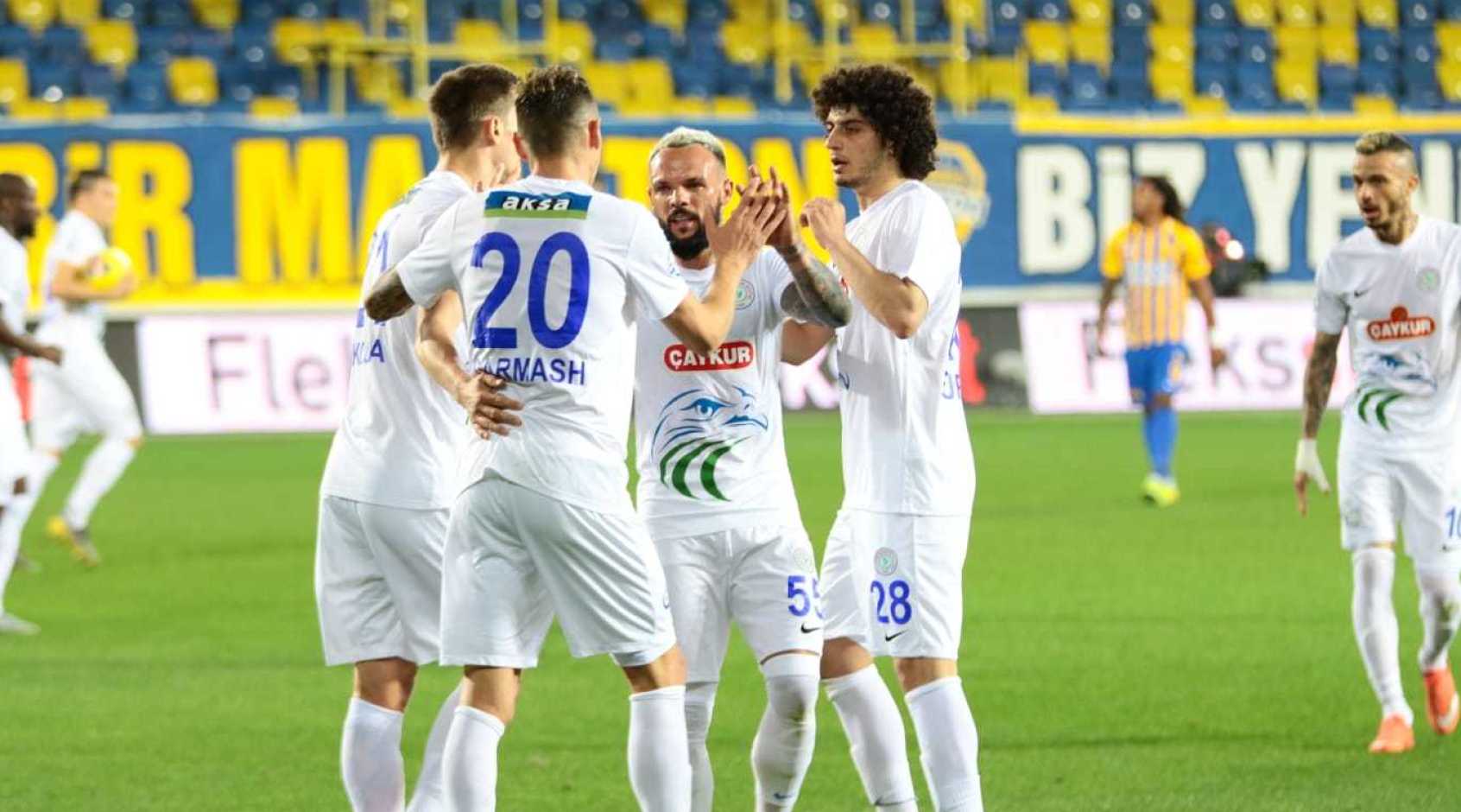 Николай Морозюк и Денис Гармаш поучаствовали в победе "Ризеспора" над "Галатасараем"