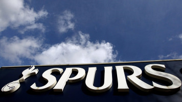 Как поле стадиона "Тоттенхэма" переделали для матча по американскому футболу (Видео)