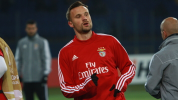 Эпичный промах Хариса Сеферовича в матче с "Барселоной" (Видео)