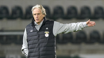 Официально: "Бенфика" уволила главного тренера Официально: "Бенфика" уволила главного тренера