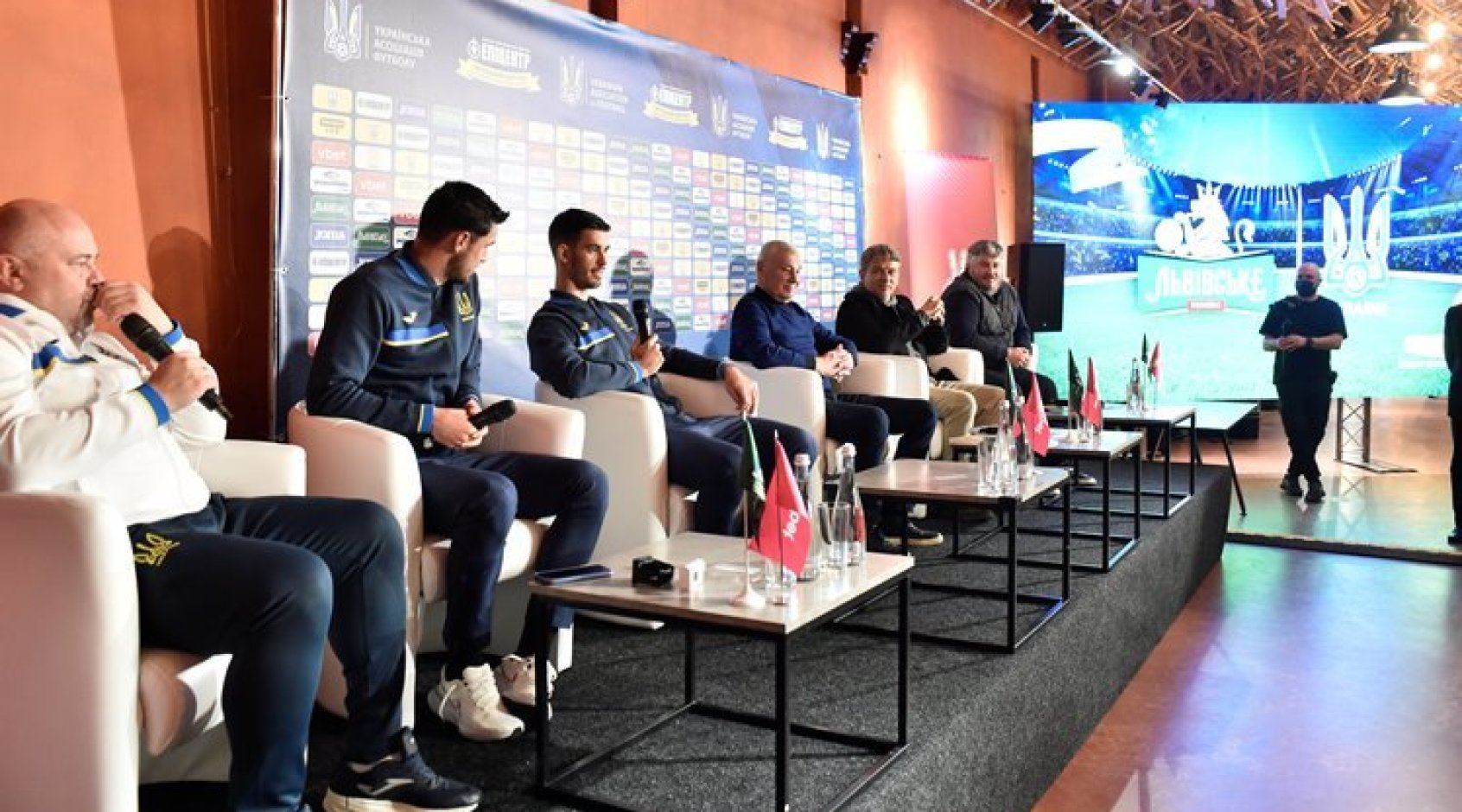 Збірна Ігоря Харатіна виграла у FIFA 22 у лідера гурту ТНМК