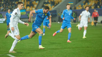 Леонид Буряк: "Нужно включить дипломатию - в Боснии необходим Малиновский" Леонид Буряк: "Нужно включить дипломатию - в Боснии необходим Малиновский"