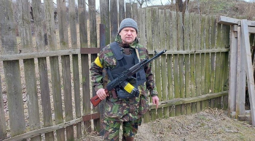 Як тренер "Десни" боронить Місто-герой Чернігів (Фотофакт)
