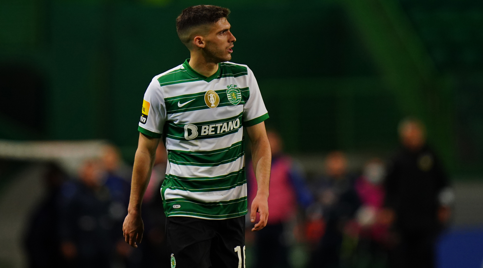 Sporting leaves. Рубен Винагре. Рубен Винагре Спортинг. Португалиялик футболчилар. Yosh Chap qanot himoyachilari.