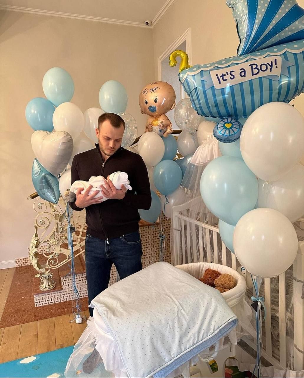 У Олега Гусева родился сын