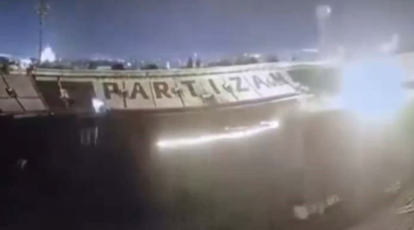 Псевдофанати "Партизана" підпалили газон стадіону перед дербі з "Црвеною Звездою"