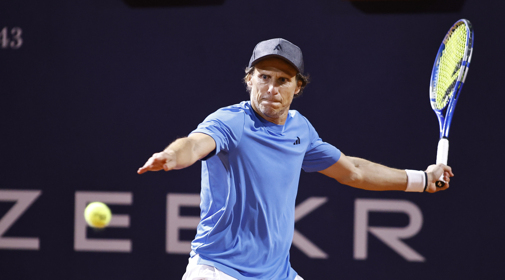 Дієго Форлан дебютував на тенісному турнірі ATP у Монтевідео, програвши у парному розряді