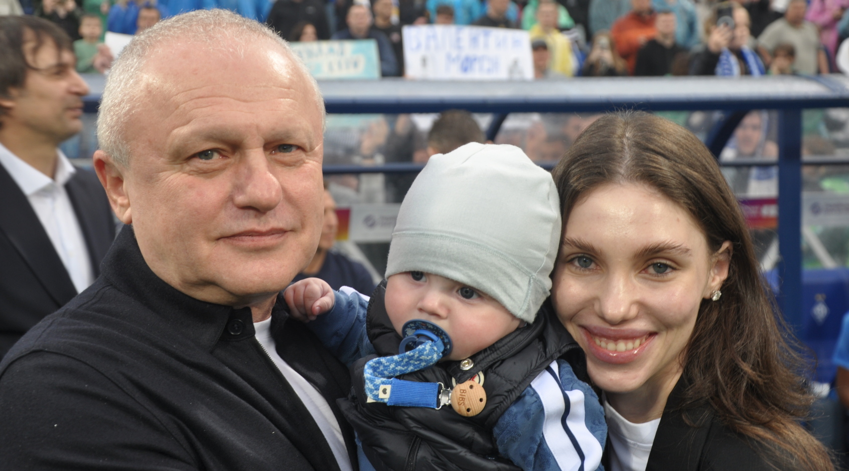 Чемпіонські сімейні фото гравців "Динамо" - діти, наречені, дружини (+Фото)