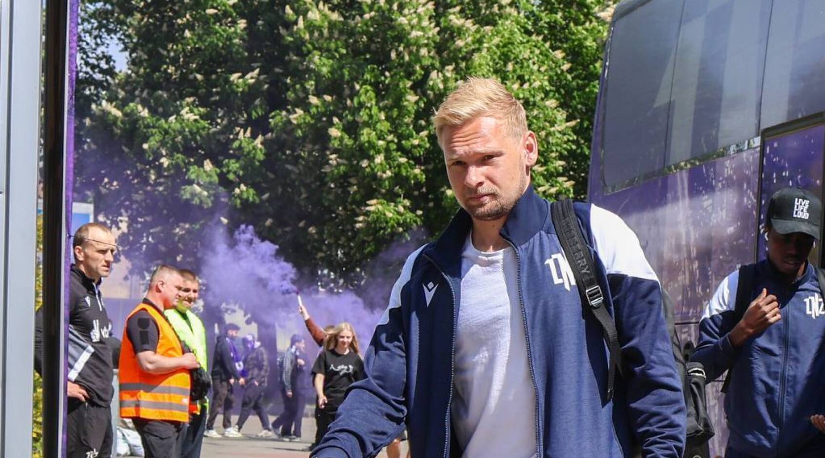 ЛНЗ продовжив контракт із досвідченим півзахисником