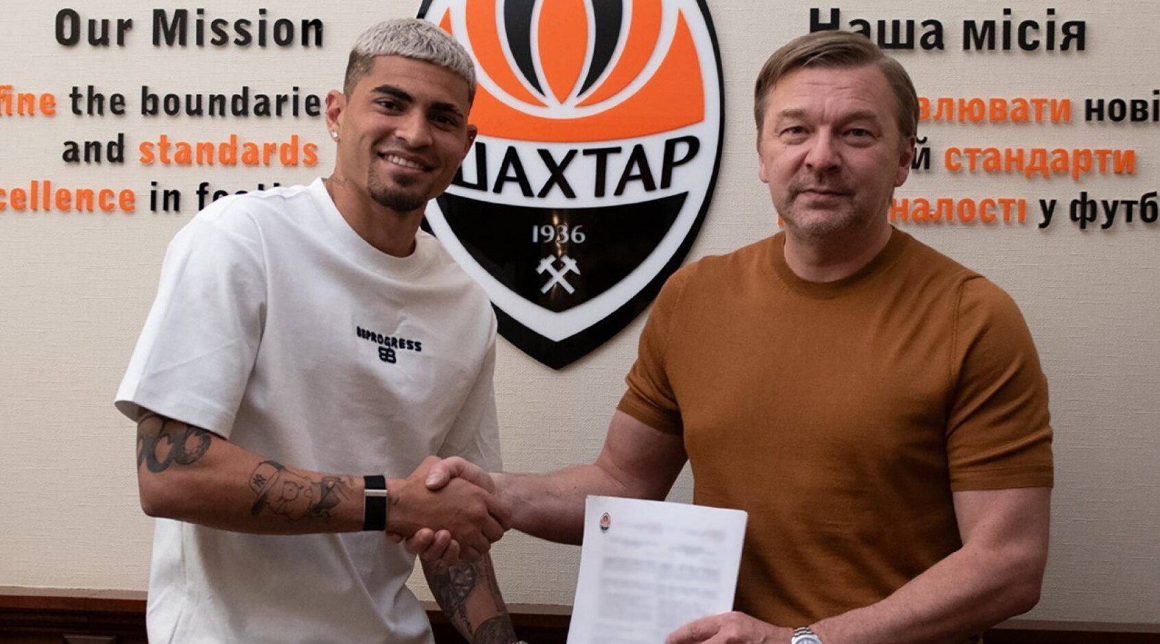У вінгера "Шахтаря" народився син
